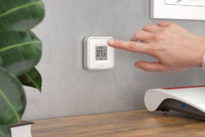 AVM_FRITZDECT_440_Ambiente inteligentna żarówka LED oraz wielofunkcyjny przycisk z wyświetlaczem e-papier